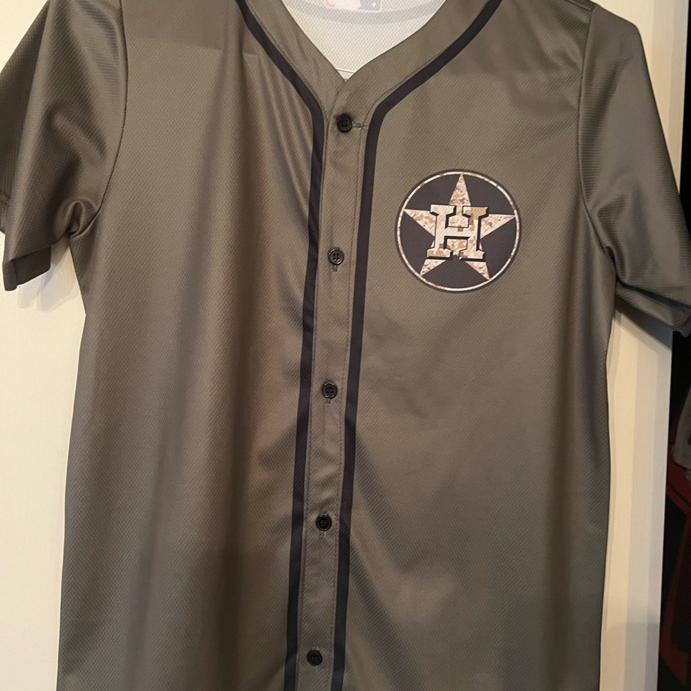 Gray Button-Up Baseball Jersey woman’s XS